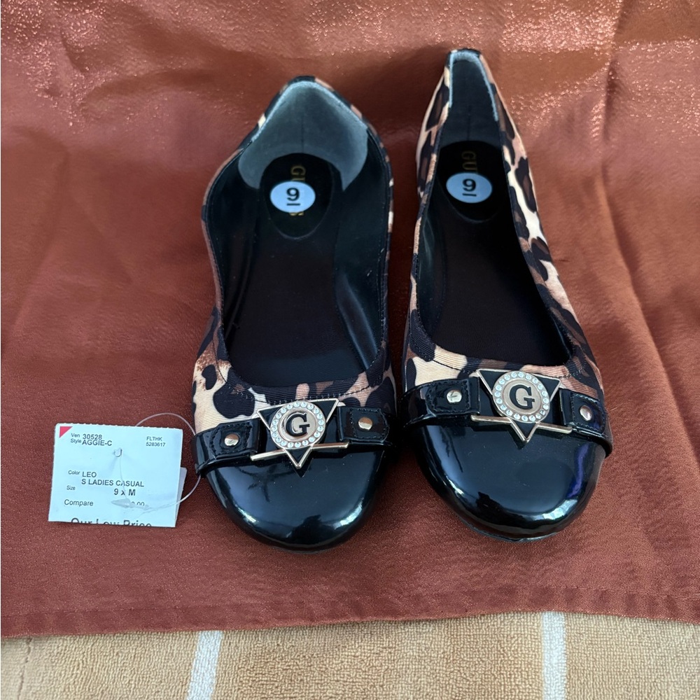GUESS Leopard Print Ballet Flats Patent Toe Logo Detail Size 9 Women